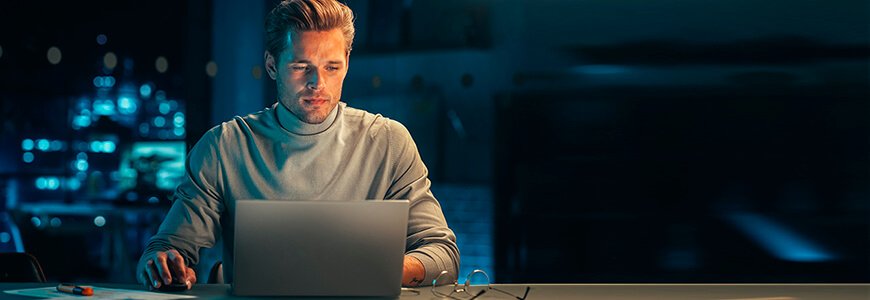 Трудовые споры: нужно ли платить за сверхурочную работу при ненормированном рабочем дне