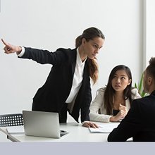 Когда работодатель не должен заранее предупреждать работника об истечении срока трудового договора 