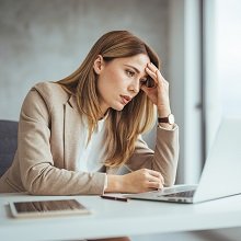 Самые обсуждаемые законопроекты апреля 2025 года: рост штрафов за трудоустройство иностранцев, увеличение лимитов суточных, повышение налога на прибыль и сокращение времени работы для женщин