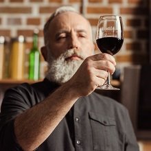 Производители и импортеры вина должны обновить уведомление о начале оборота алкоголя до 1 января 2024 года