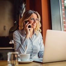 Обязан ли работодатель по требованию работника высылать ему ЛНА на электронную почту 