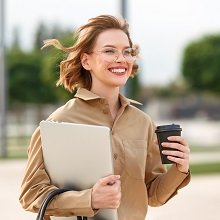 Право главбуха на дистанционную работу, повышение зарплат бюджетникам и консультации СФР по отчетам ЕФС-1: самые хорошие новости недели 