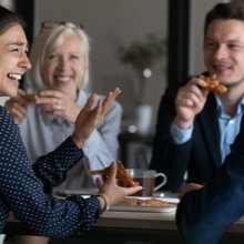 Должны ли платить НДФЛ организации, которые оплачивают питание сотрудников