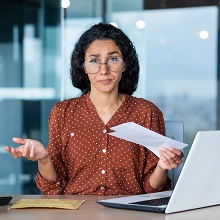 Может ли организация уволить главбуха из-за присоединения к другой компании