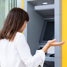 Депутаты предложили ограничить для иностранных работников суммы денежных переводов за рубеж