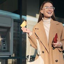 Банки усилят контроль за оформлением и выдачей зарплатных карт