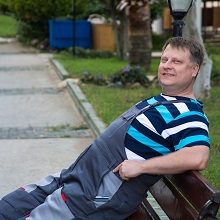 В каких случаях работодатель обязан платить зарплату отстраненному от работы сотруднику