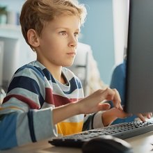 Родителям школьников могут установить общефедеральную выплату к 1 сентября