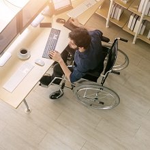 Работодателям изменят правила выполнения квоты на трудоустройство инвалидов