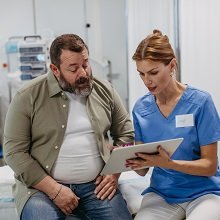 Самое новое в «1С:Бухгалтерии 8»: оплата больничных листов за дни простоя