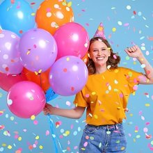 Должна ли НКО платить НДС в отношении грамот и медалей, передаваемых победителям соревнований