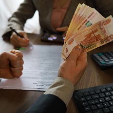 Нужно ли получать письменное согласие работника на удержание из зарплаты переплаты, допущенной из-за счетной ошибки