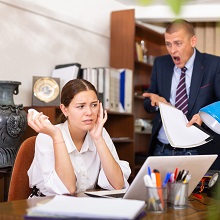 Вправе ли работник требовать ознакомления с приказом о проведении служебной проверки