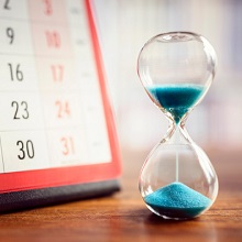 Может ли работодатель досрочно выплатить работнику зарплату вместе с отпускными