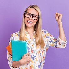 Упрощенная выдача лицензий, льготы по налогу на прибыль и больничные для самозанятых: самые хорошие новости недели 