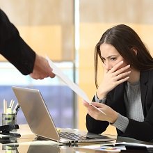 Трудовые споры: можно ли уволить сотрудника за прогул, если он объяснил причины отсутствия в мессенджере