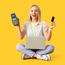 Хроники 54-ФЗ: корректировка чеков после перенастройки ККТ, возврат к реквизитам без НДС и льготы для сельского бизнеса