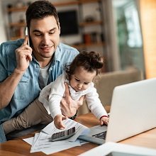 Нужно ли сообщать в СФР и основному работодателю о работе по совместительству в период декрета