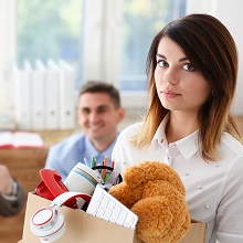 Роструд рассказал, как считать компенсацию за отпуск, если сотрудник отработал меньше года