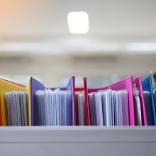Обязан ли работодатель хранить выписки из электронных трудовых книжек работников