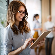 Временное повышение НДС, отказ от приема бумажной отчетности и 71 000 бухгалтеров на одном семинаре – все новости прошедшей недели за 5 минут (15.12–21.12.2025)