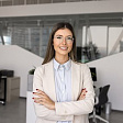 Как в 1С скорректировать стоимость отгруженных товаров до их реализации