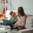 Работникам могут предоставить право бесплатно повышать квалификацию во время отпуска по уходу за ребенком